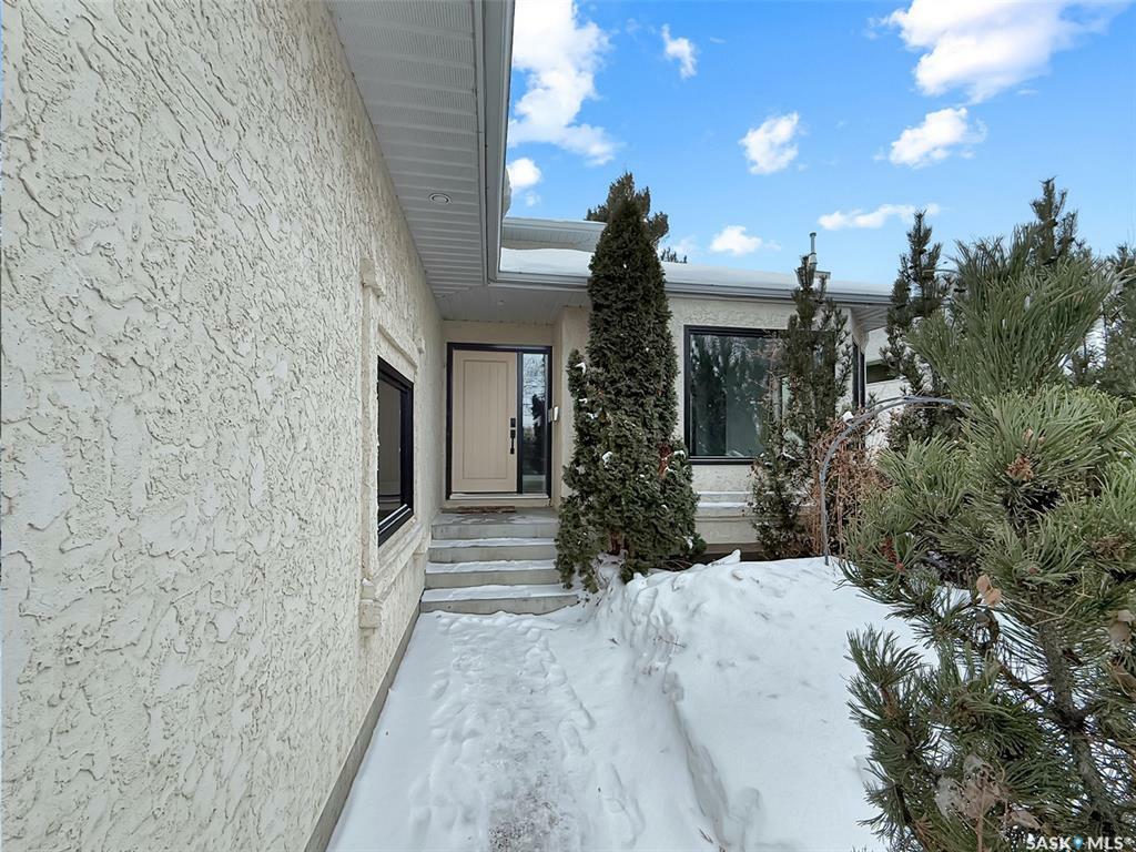 Property Photo:  1915 Kenderdine Road  SK S7N 4J1 