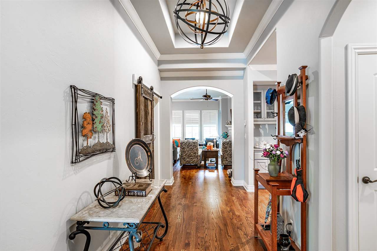 Property Photo: 1412 S Ashton Avenue OK 74074