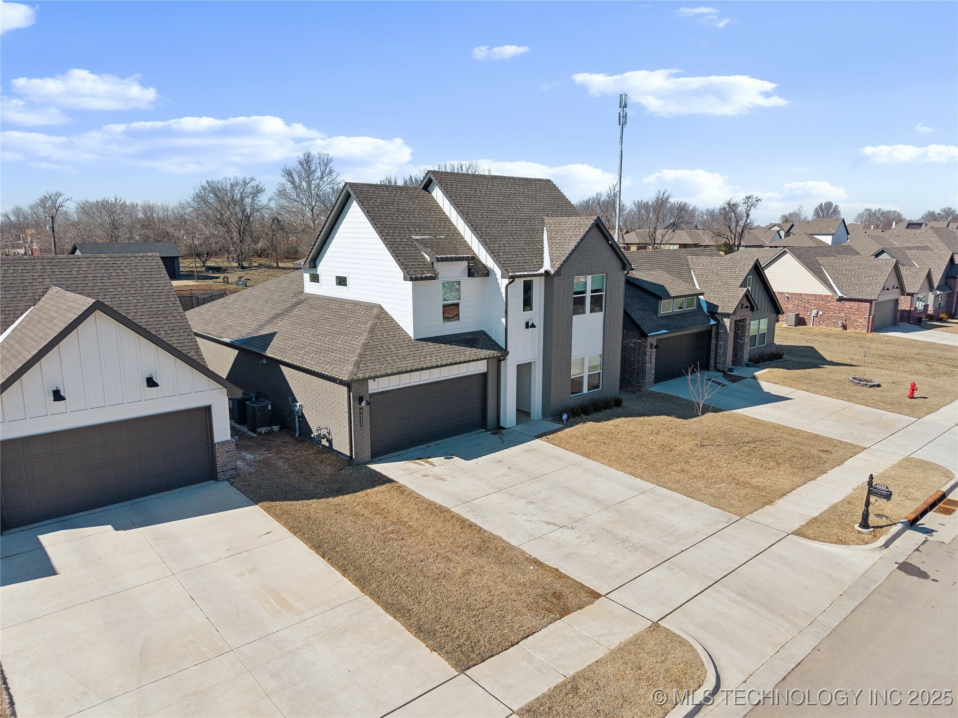 Property Photo: 4632 S Chestnut Avenue OK 74011