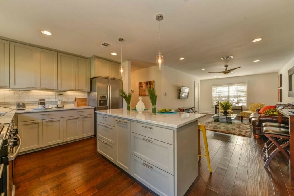 1110 W Oltorf Street  Austin TX 78704 photo