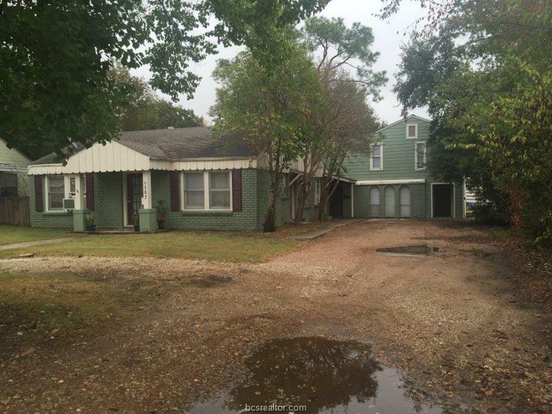 Property Photo:  107 Hollydale Street  TX 77801 