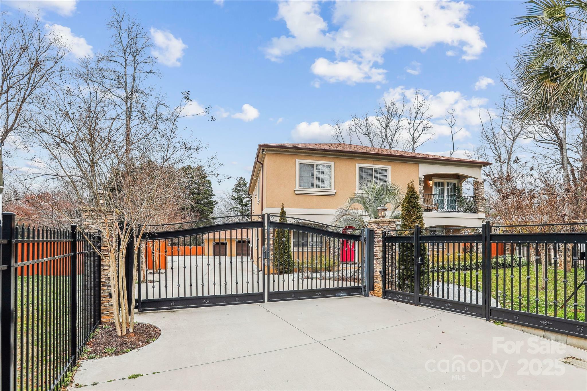 Property Photo: 8104 Stem Court NC 28227