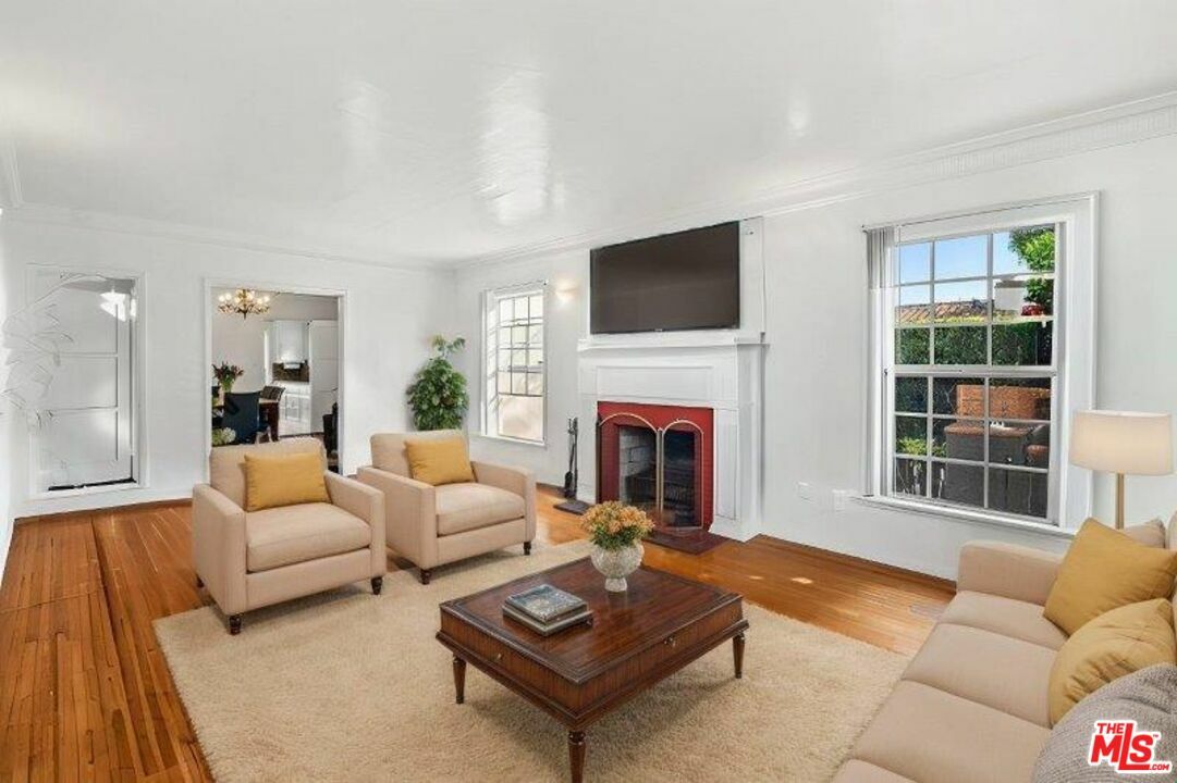 Property Photo:  1978 S Sherbourne Dr  CA 90034 