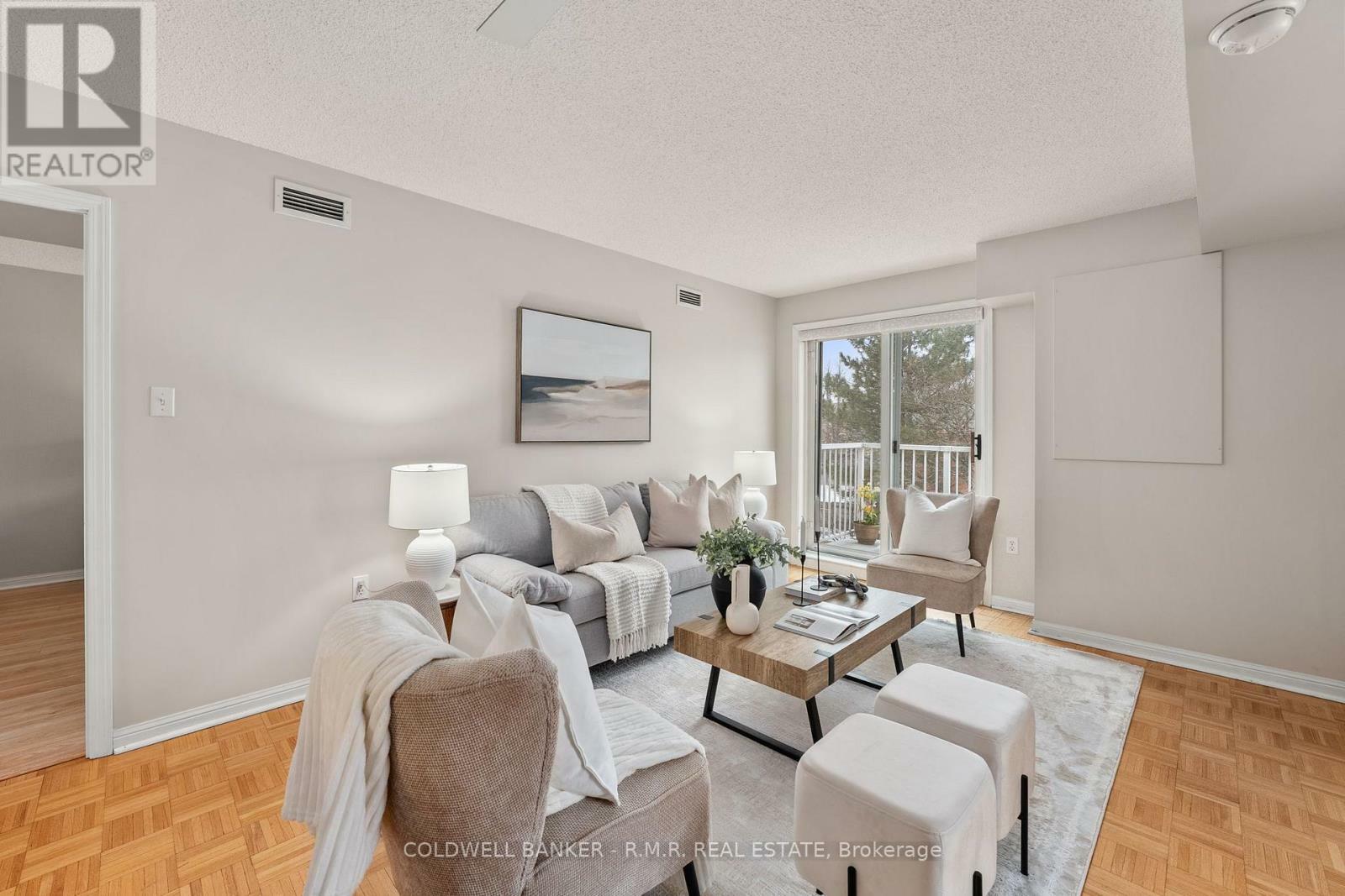 Property Photo:  95 Wellington Street 313  ON L1C 5A1 