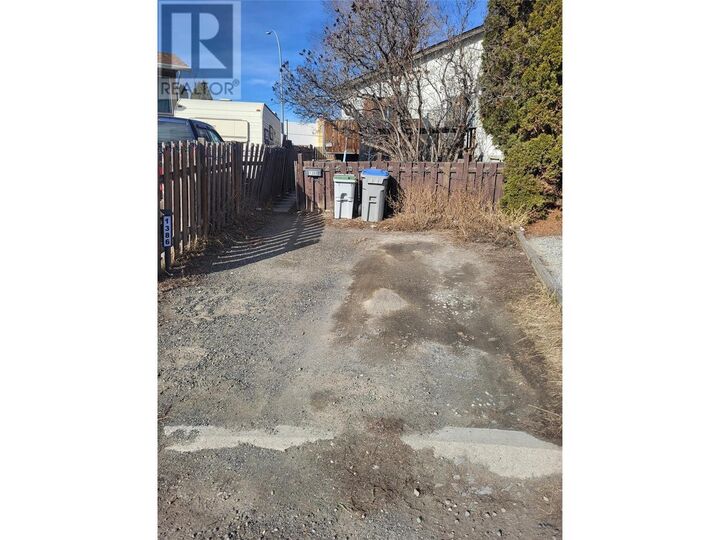 1386 Ottawa Place — photo 1