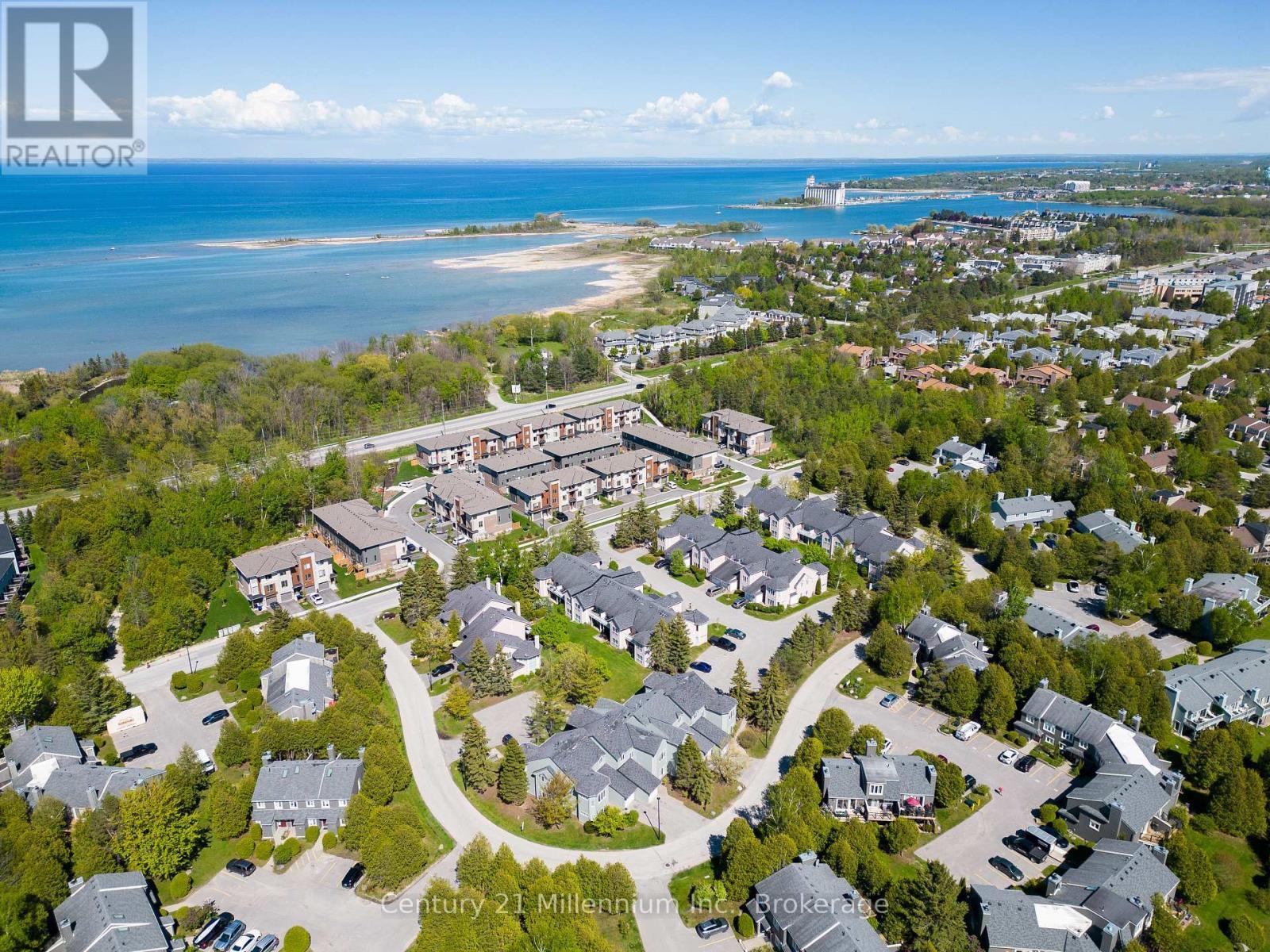Photo de la propriété: 152 Fairway Crescent 19 ON L9Y 5B4