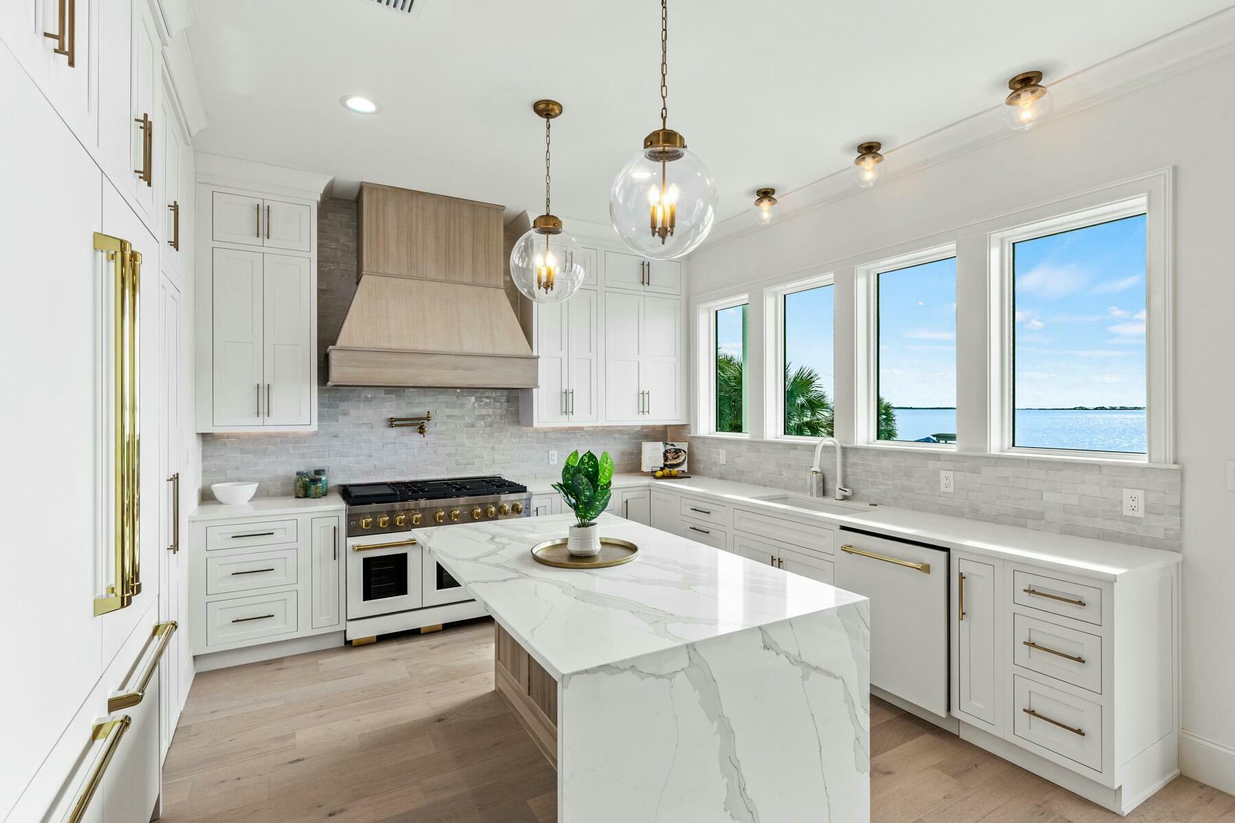 Property Photo:  206 SE Sloat Court  FL 32548 
