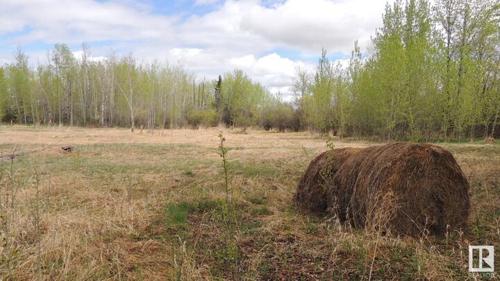 Property Photo:  610-56102 Range Road 53  AB T0E 0J0 