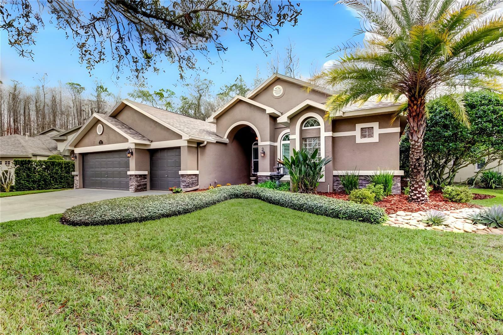 Property Photo: 14115 Lincolnshire Court FL 33626