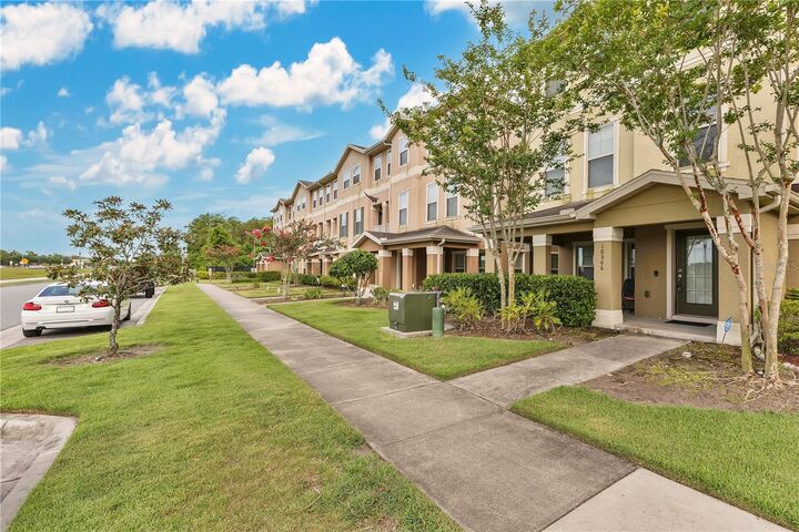 Property Photo:  10566 Green Ivy Lane  FL 32832 