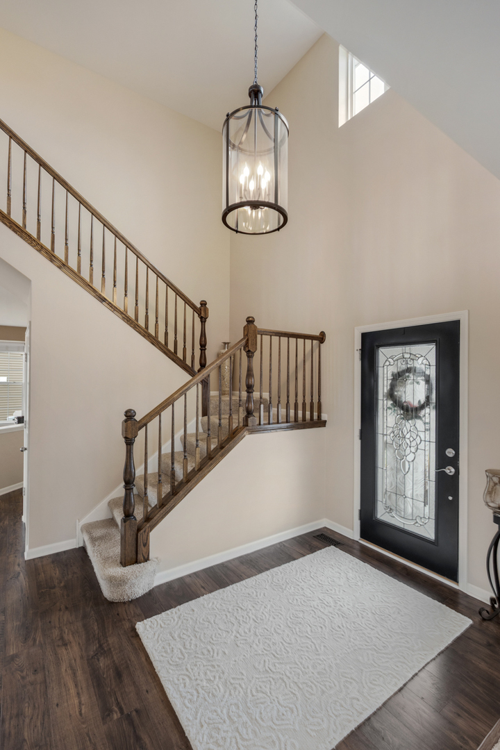 Property Photo: 293 Willington Way IL 60543