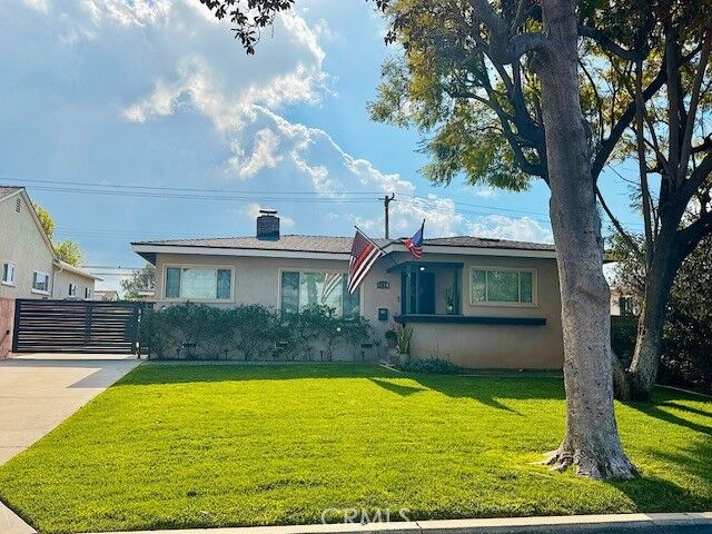 Property Photo:  9228 Coachman Avenue  CA 90605 