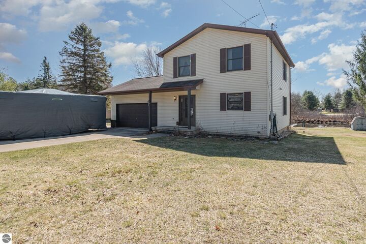 Property Photo: 2675 W Lily Lake Road MI 48625