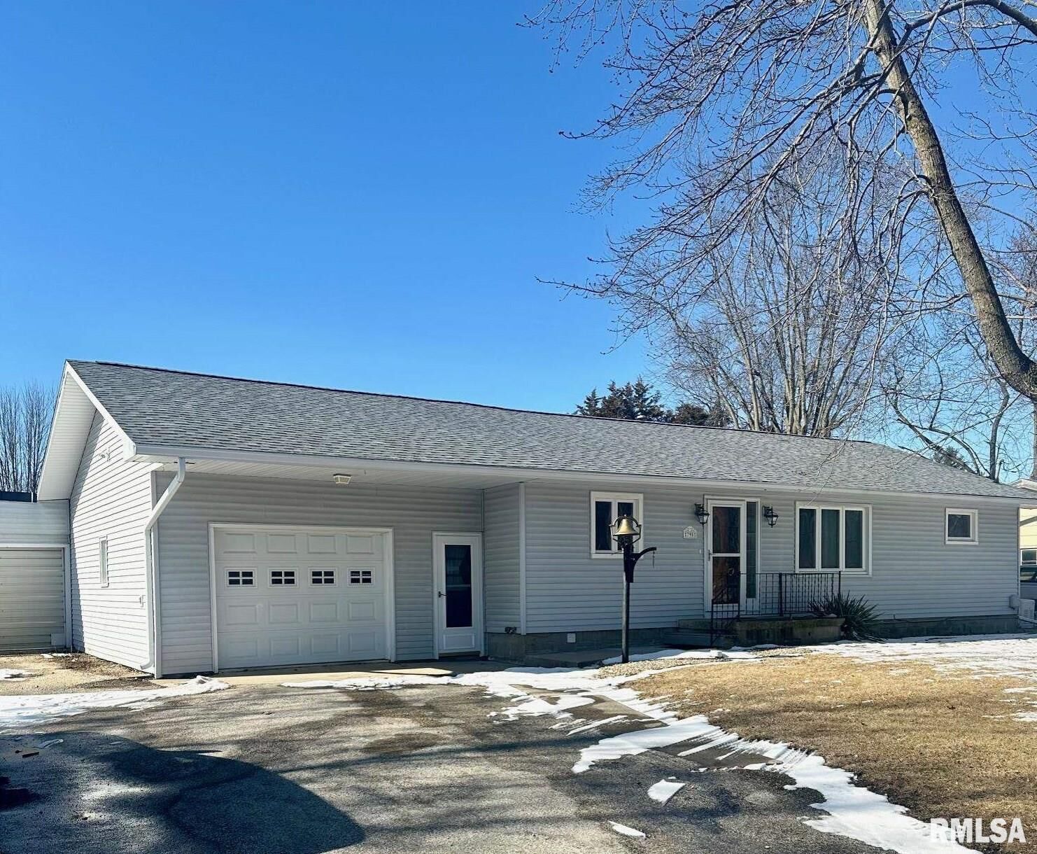 Property Photo:  790 S Broad Street  IL 61448 