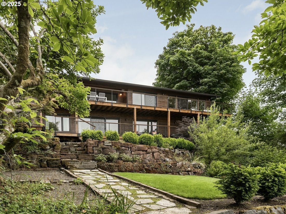 Property Photo: 4444 SW Council Crest Dr OR 97239