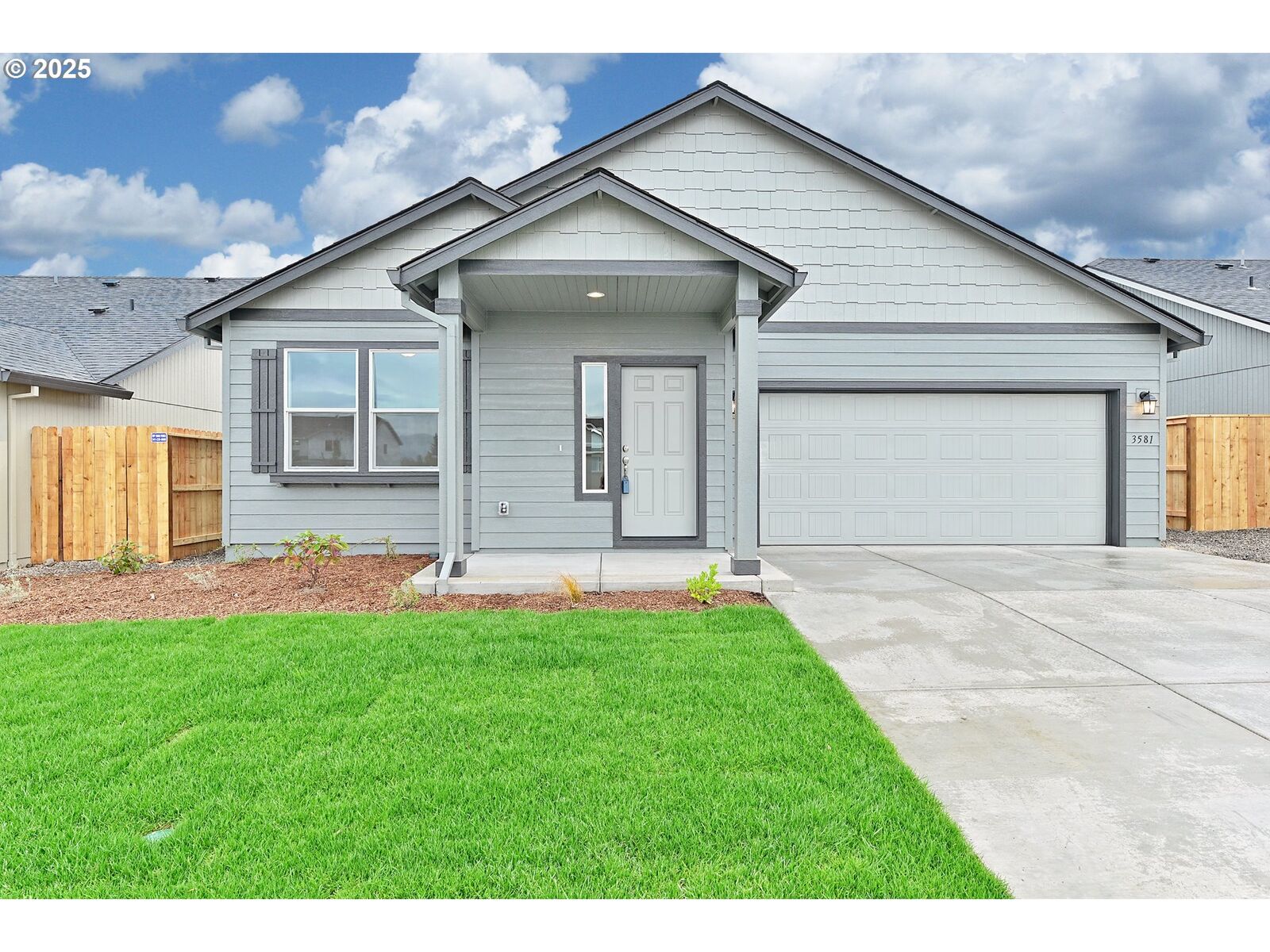Property Photo:  5108 Holly St  OR 97478 