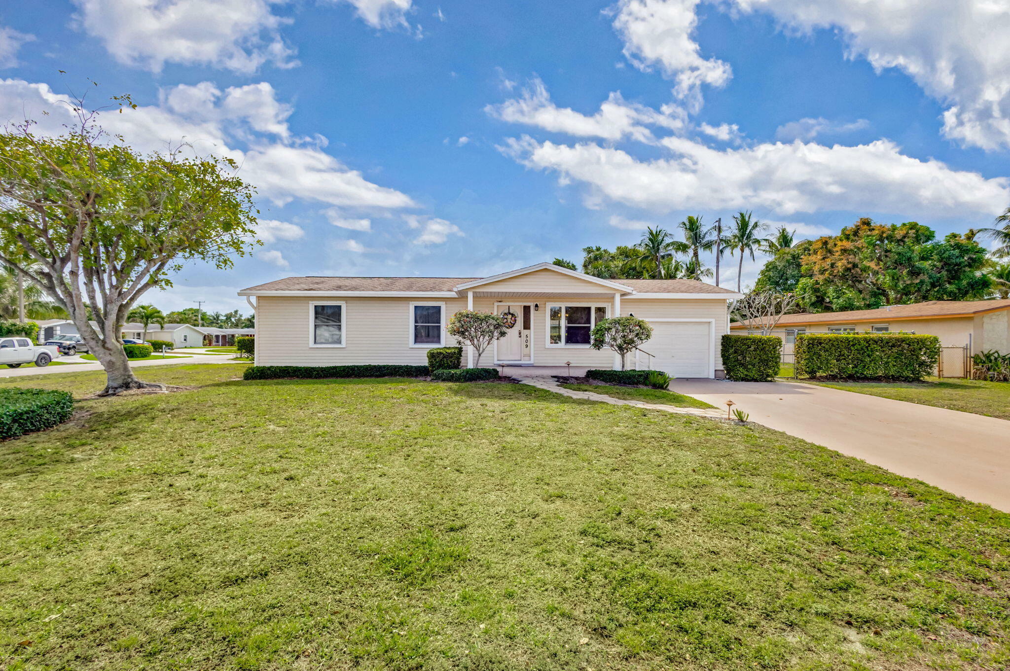 Property Photo:  509 Holly Drive  FL 33410 