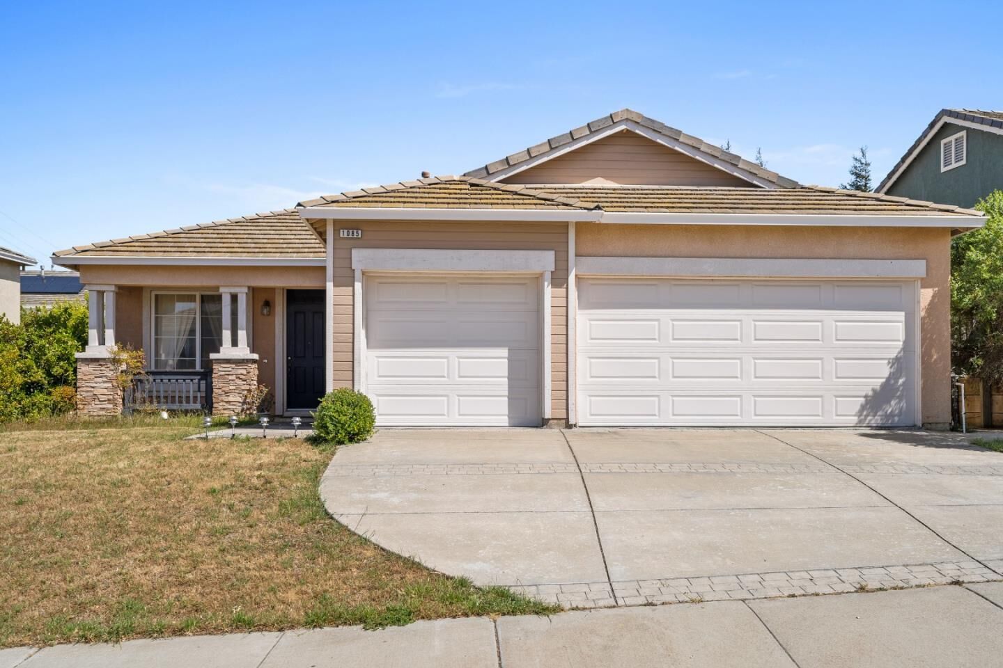 Property Photo:  1085 Oakpoint Drive  CA 94565 