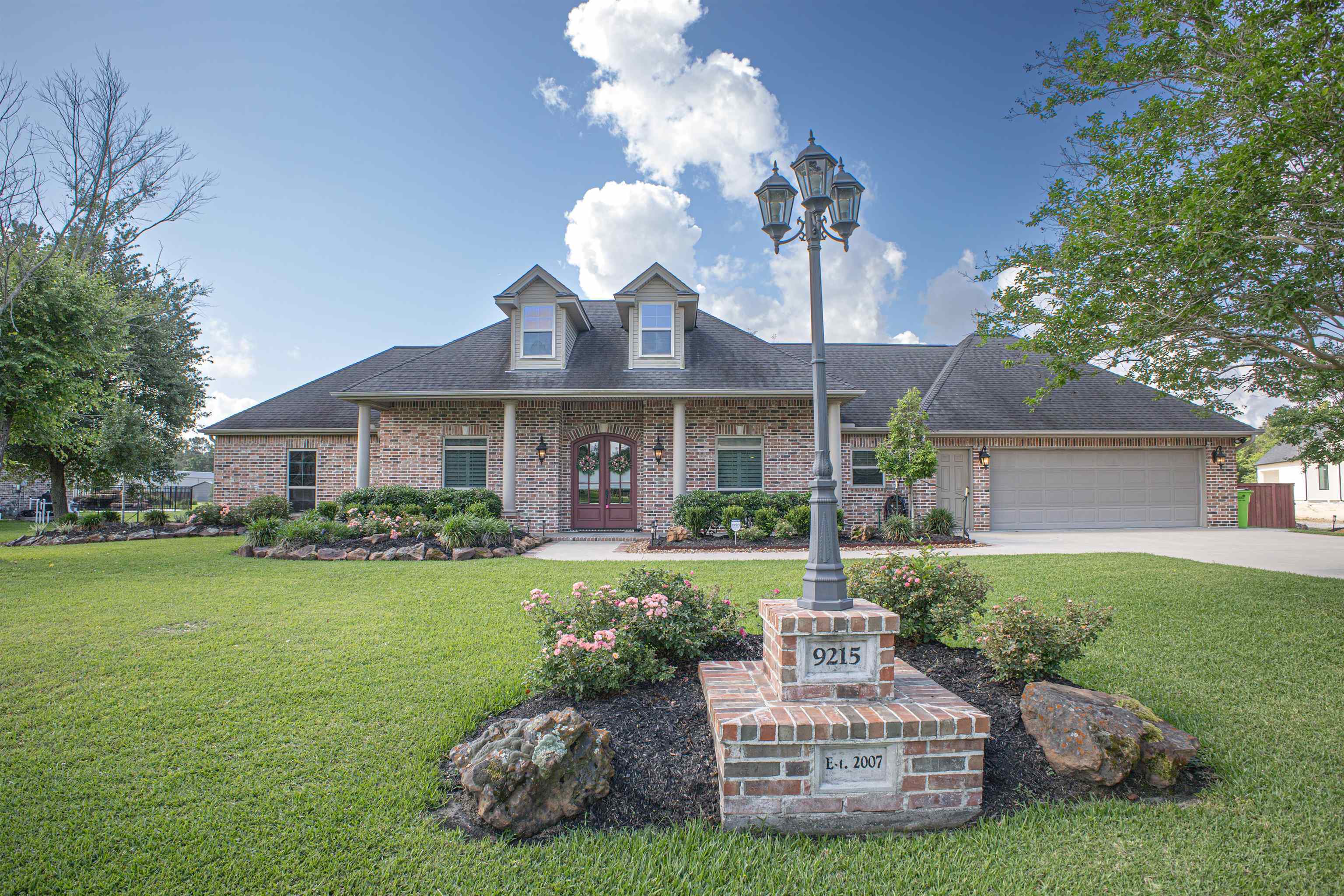 Property Photo:  9215 Parkwood  TX 77630 