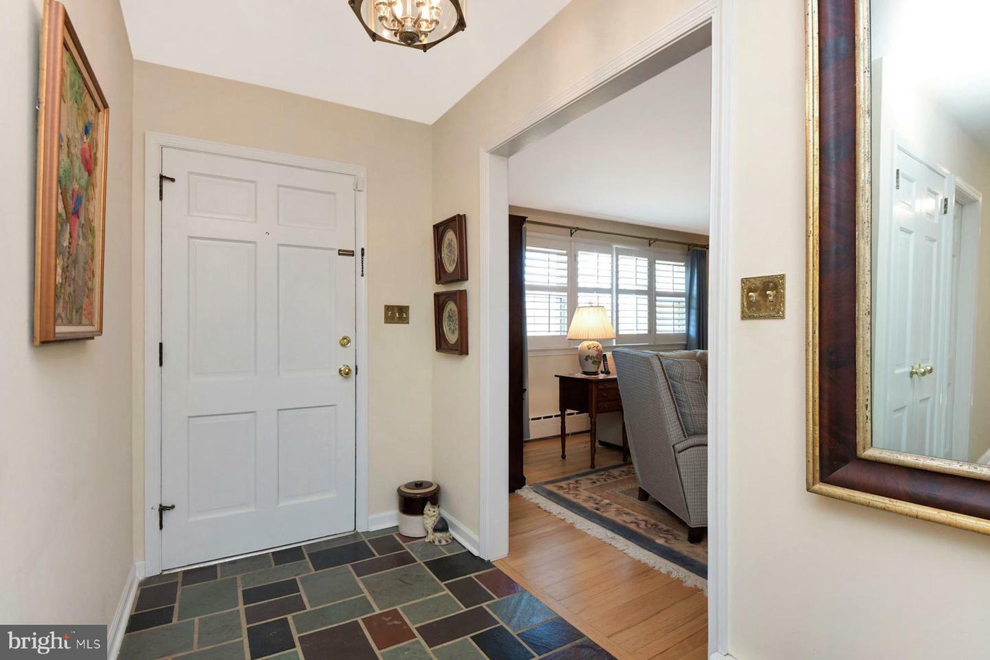 Property Photo:  14 Clover Hill Circle  NJ 08638 