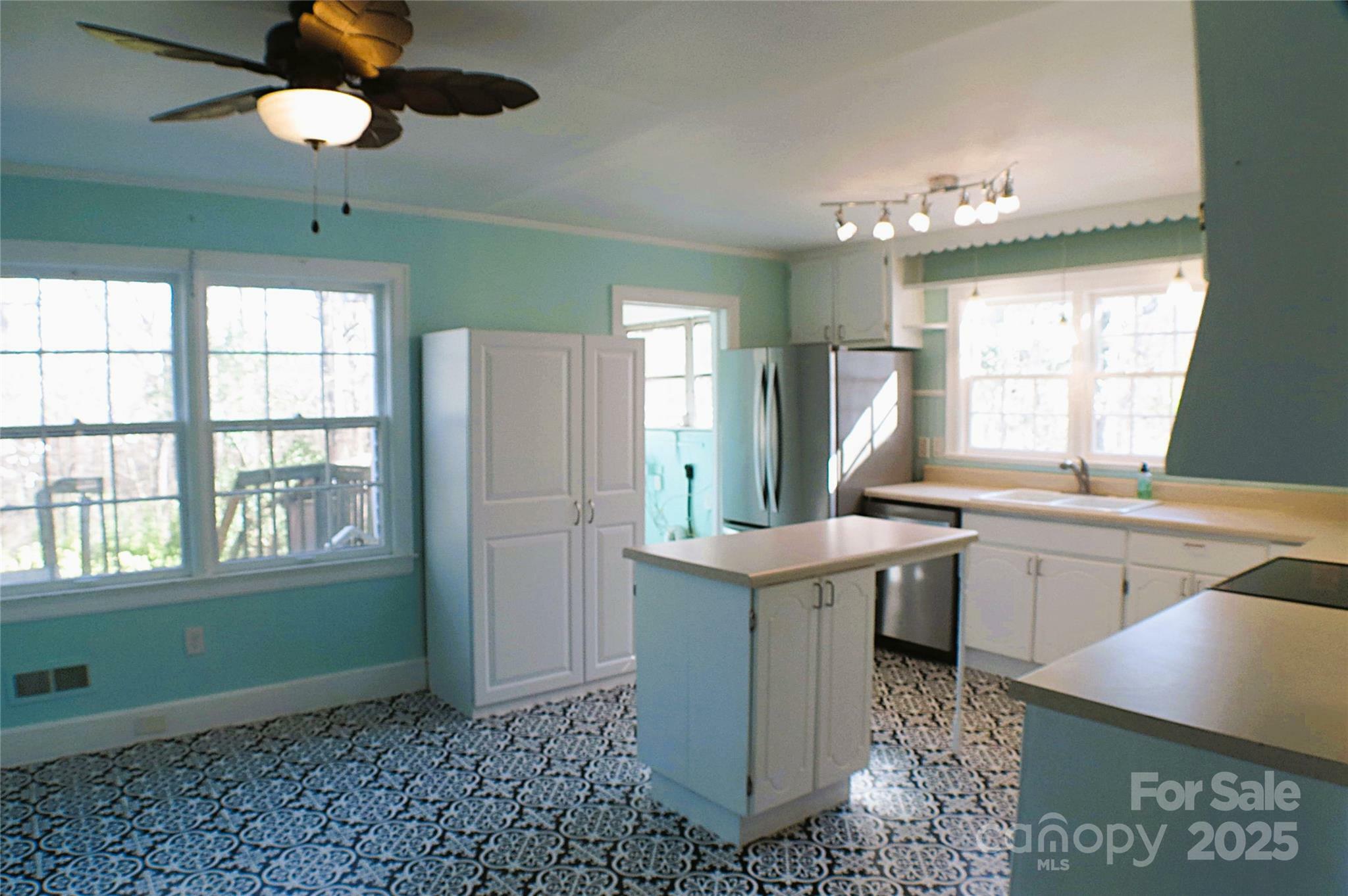 Property Photo: 802 Lewis Street NC 28054