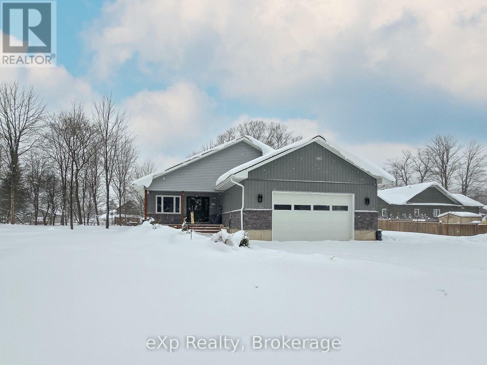 135 Confederation Drive  Chatsworth ON N0H 1R0 photo