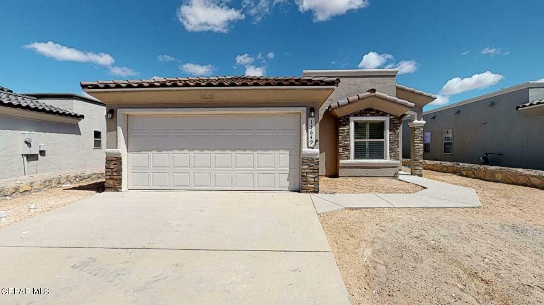 13805 Margaret Ponce Avenue  Horizon City TX 79928 photo