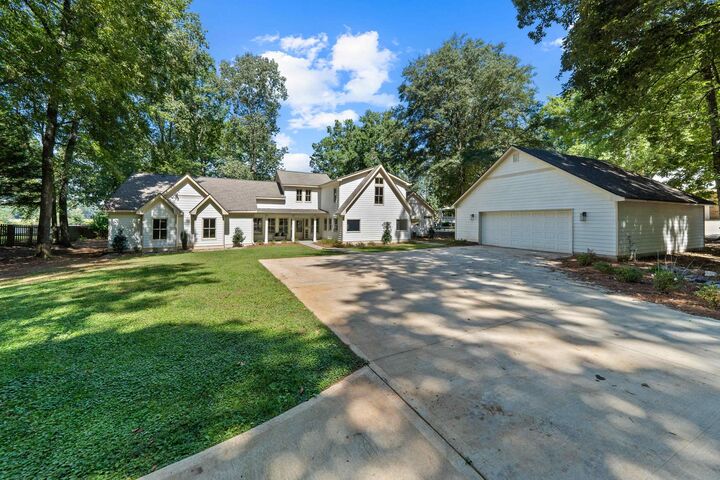 136 N Hidden Lake Drive  Eatonton GA 31024 photo
