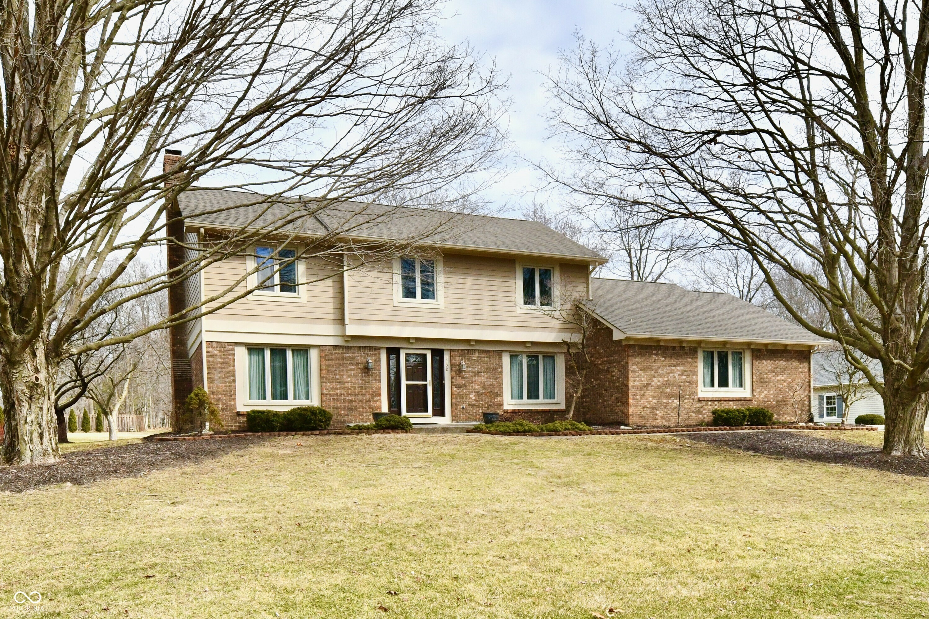 Property Photo:  1120 Williamsburg Lane  IN 46077 