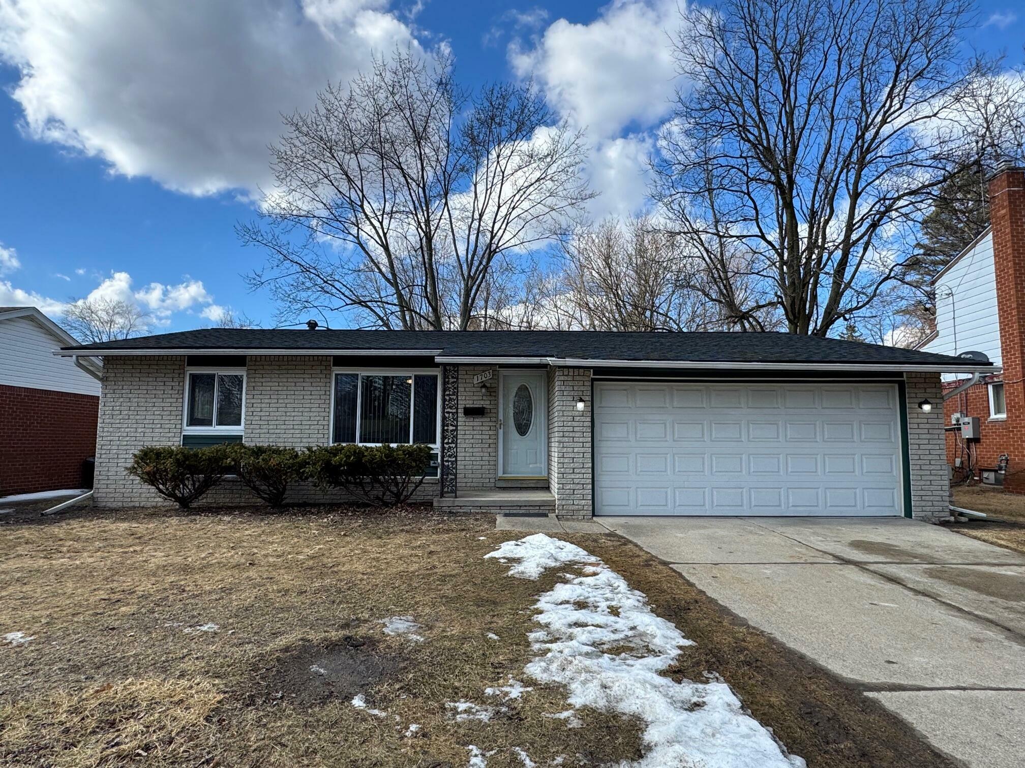 Property Photo: 1703 Devon Street MI 48198
