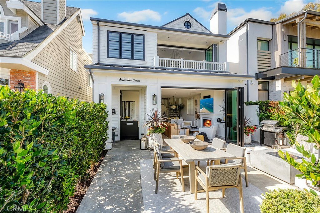 Property Photo: 427 Marigold Avenue CA 92625
