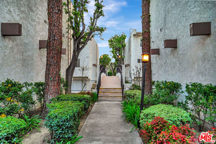 Property Photo: 18360 Collins Street C CA 91356