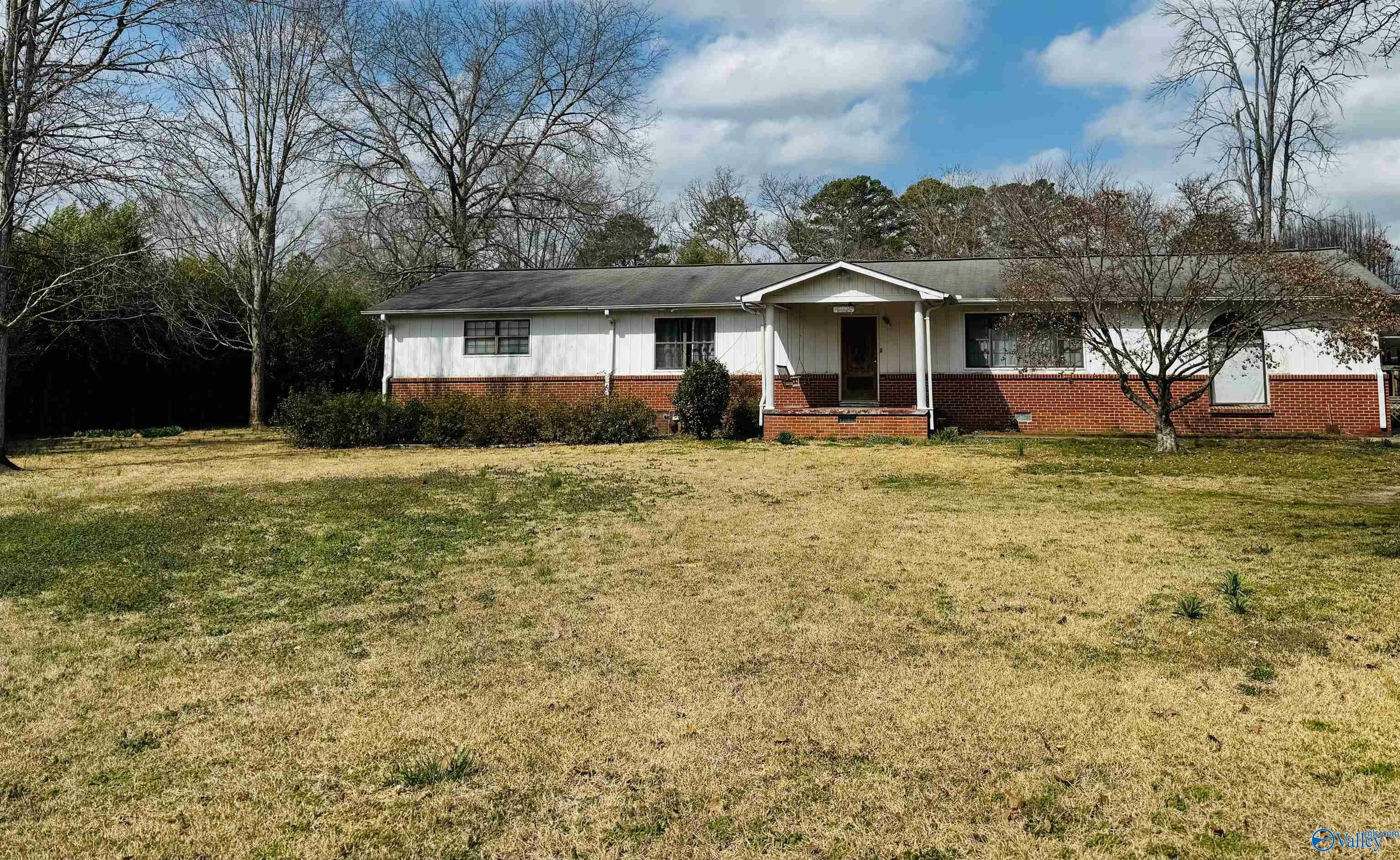 Property Photo:  4021 Wright Cir  AL 35906 