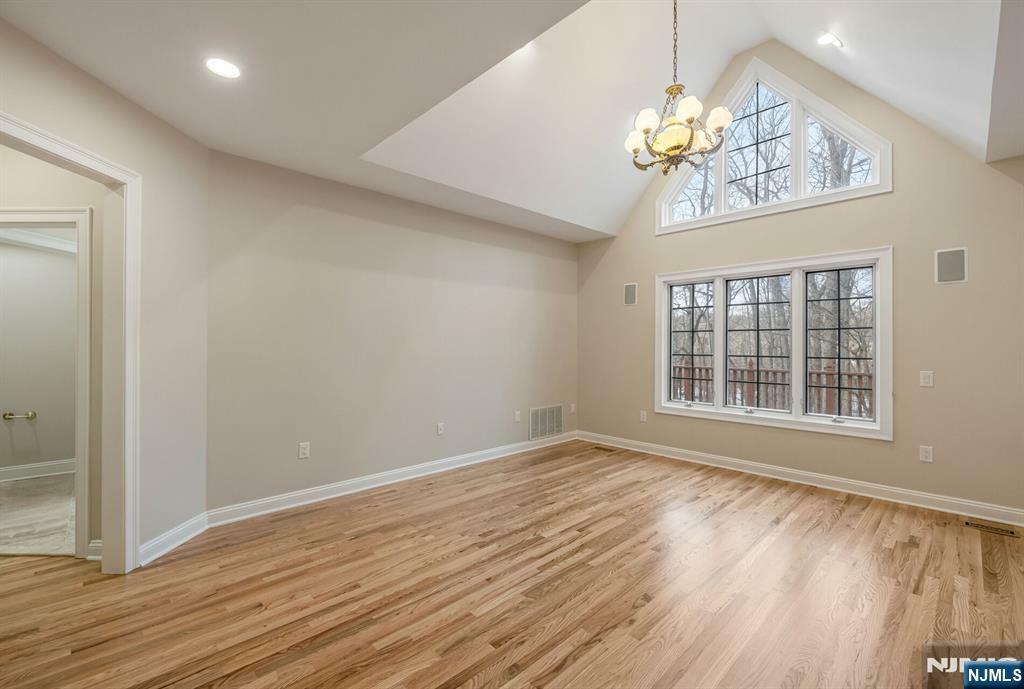 Property Photo:  275 Hampshire Ridge  NJ 07656 