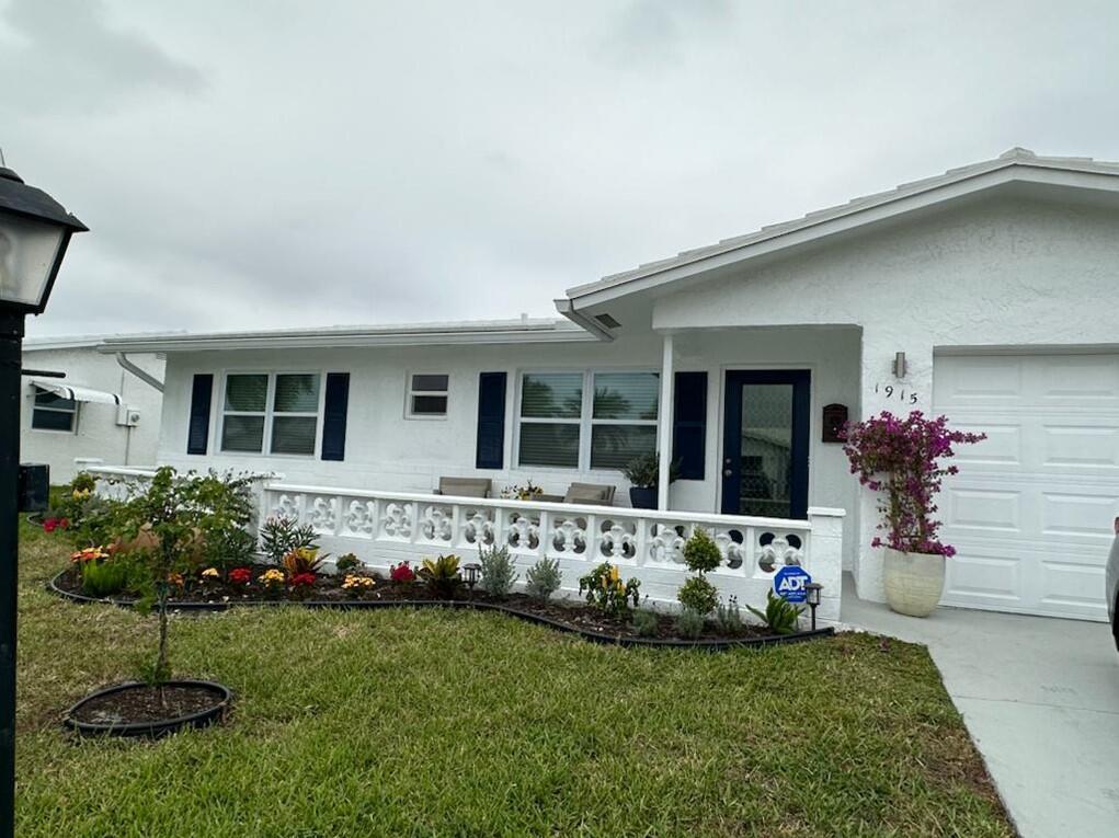 Property Photo: 1915 SW 17th Avenue SW FL 33426