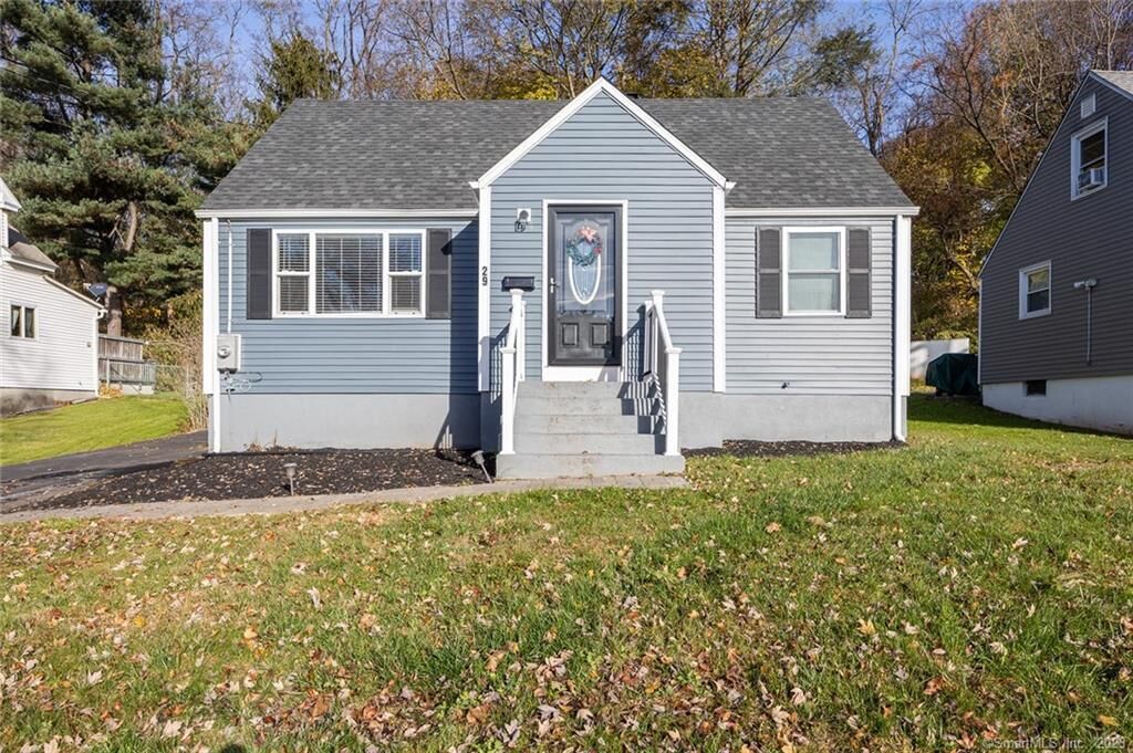 Property Photo:  29 Clayton Court  CT 06053 