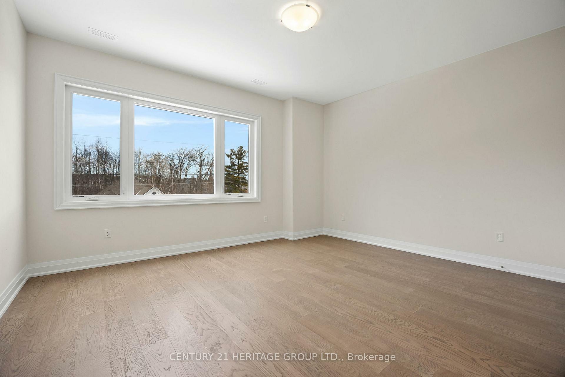 Photo de la propriété: 157 Snively Street ON L4E 3E9