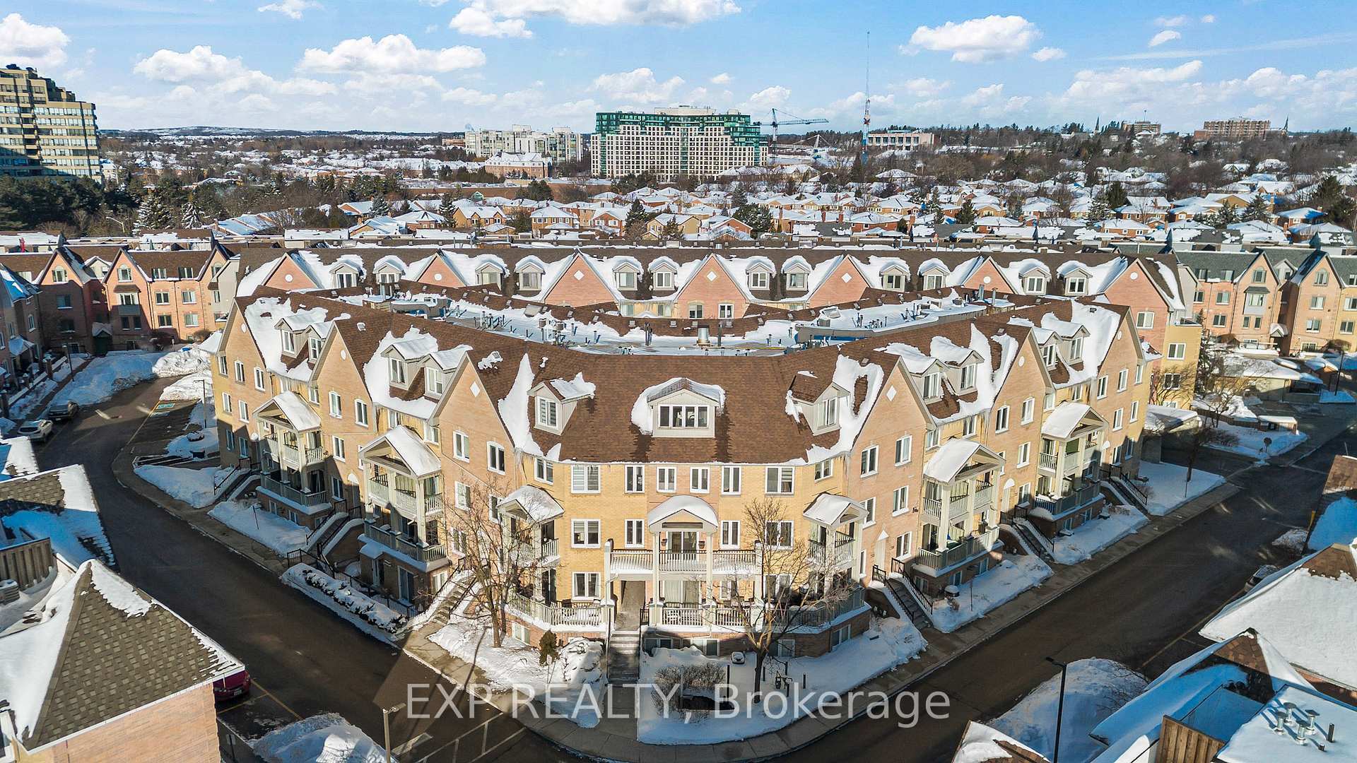 Property Photo: 75 Weldrick Road E 712 ON L4C 0H9