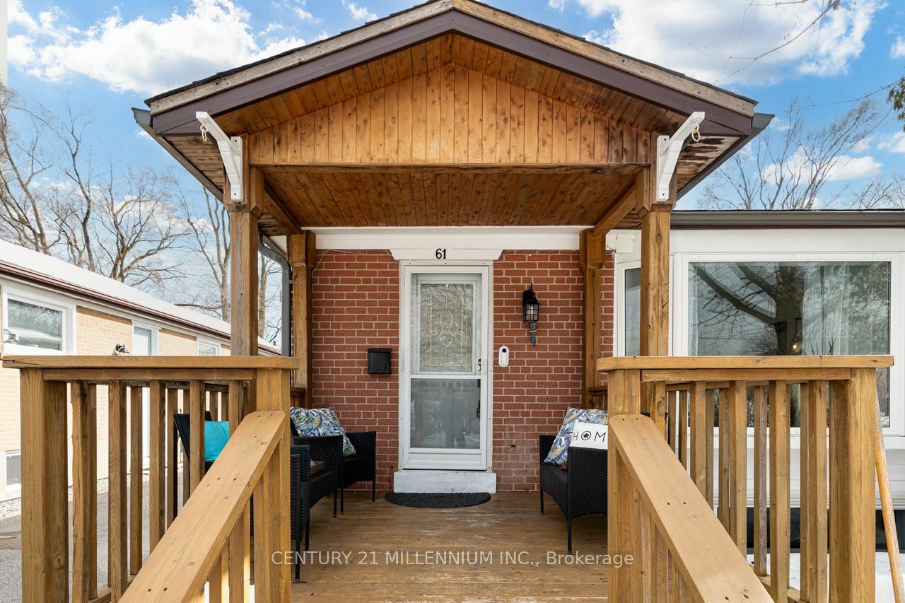 Photo de la propriété:  61 Newlands Avenue  ON M1L 1S1 