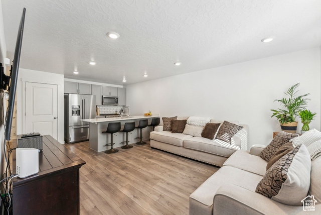 Property Photo: 1099 E Quarterdeck Way UT 84045