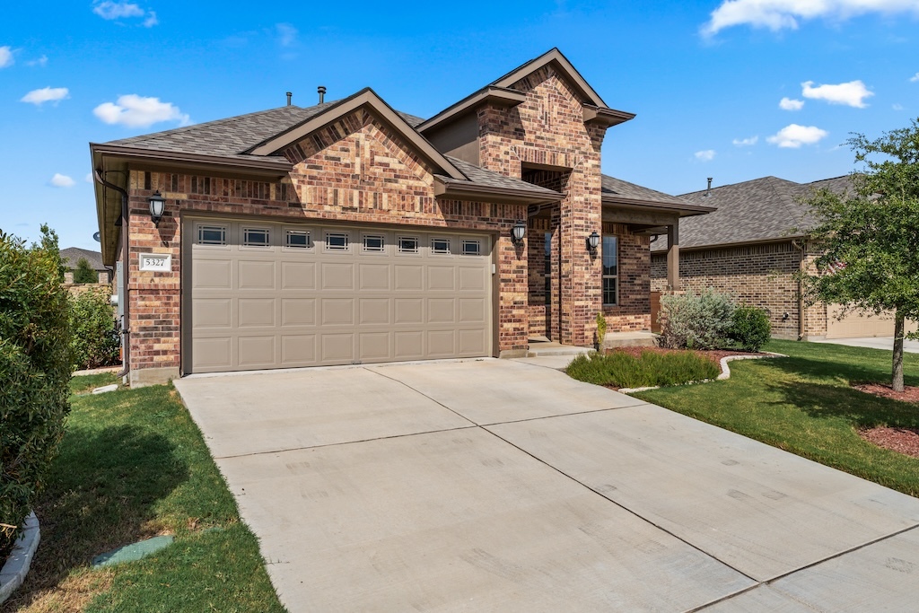 Property Photo: 5327 Cornetto Bluffs TX 78665