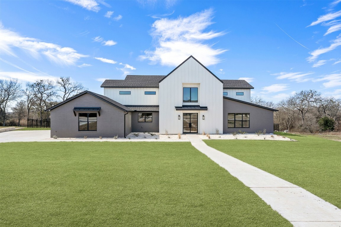 Property Photo: 238 Glenview Circle TX 76513