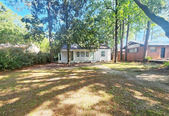 Property Photo:  703 9th Avenue  GA 31701 
