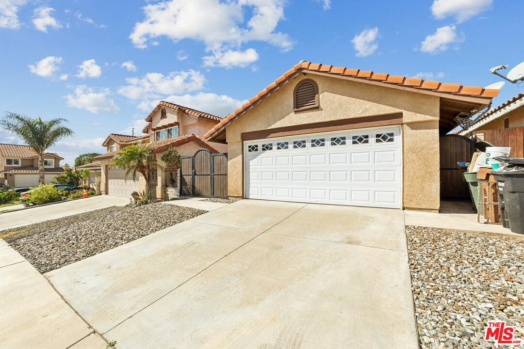 Property Photo:  1045 Bautista Ln  CA 92324 