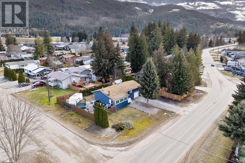 1209 Martinson Avenue  Sicamous BC V0E 2V0 photo