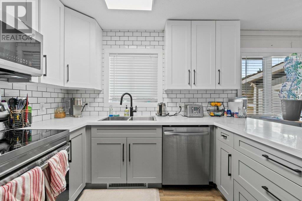 Property Photo: 1209 Martinson Avenue BC V0E 2V0