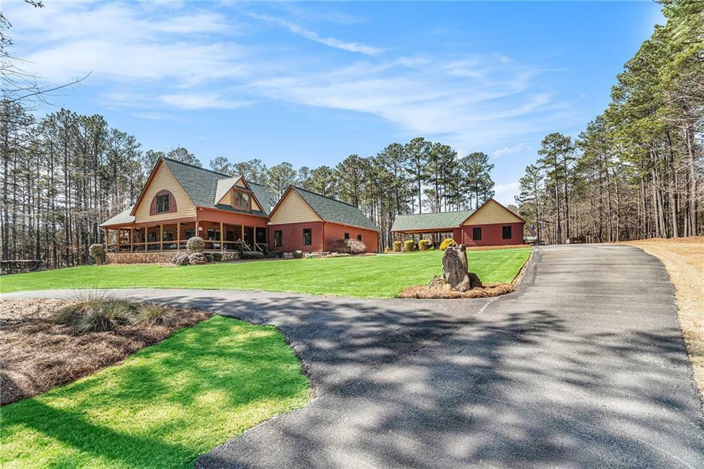 Property Photo: 430 Moccasin Gap Road GA 30233