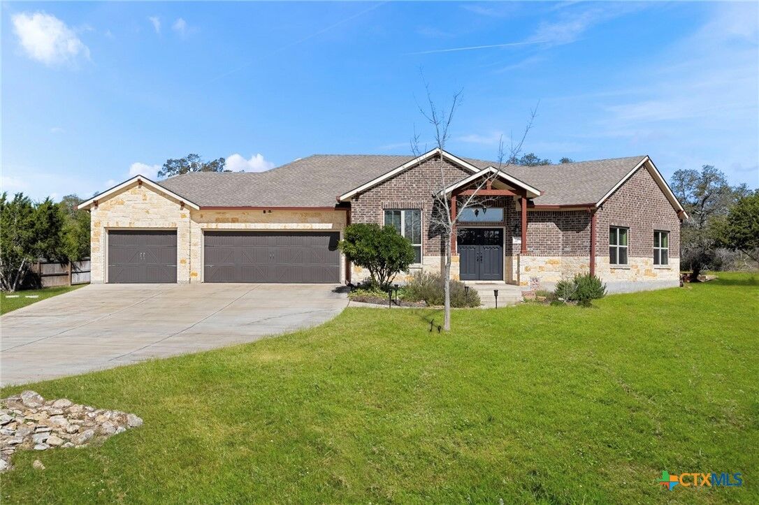 Property Photo: 110 Liberty Bell Lane TX 78623
