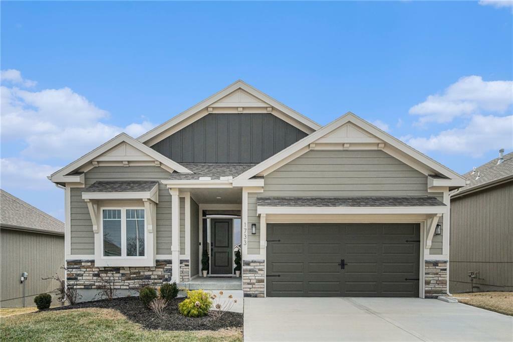 Property Photo: 1733 NW 107th Terrace MO 64155