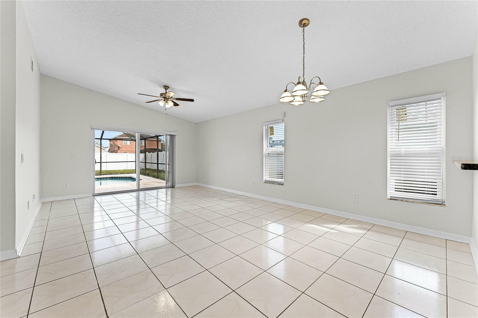 Property Photo:  13254 Boulder Woods Circle  FL 32824 